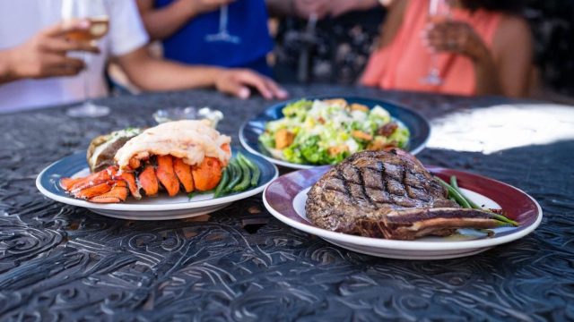 CHINOOK – Steak, Seafood & Pasta